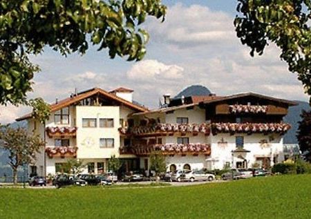 Gasthof Und Hotel Rieder Gmbh Jenbach Exterior foto