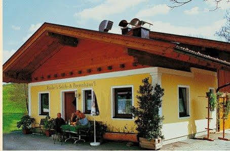 Gasthof Und Hotel Rieder Gmbh Jenbach Exterior foto